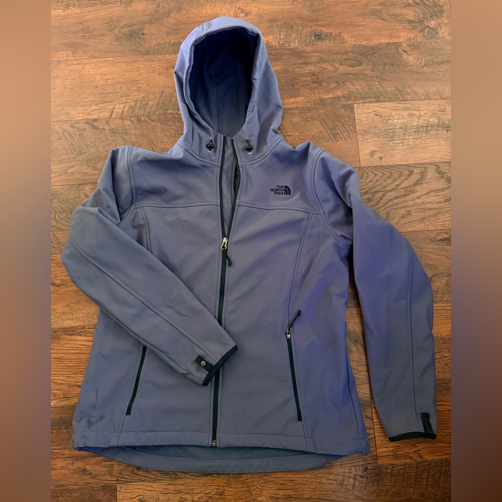 The North Face Women's Purple water resistant  hooded Jacket. Sz XL